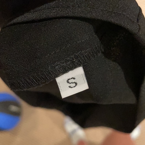 Gab And Kate black cropped tank - Picture 4 of 4